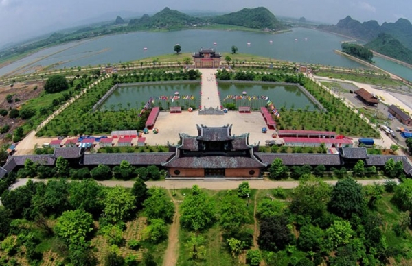 cho-thue-xe-di-du-lich-co-do-hoa-lu-ninh-binh-28