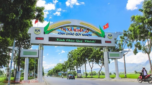 cho-thue-xe-di-van-chan-nghia-lo-yen-bai-3