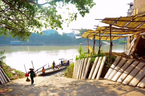 den-lang-gom-tho-ha-bac-giang-co-gi-hap-dan