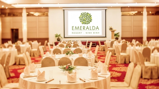 kinh-nghiem-di-emeralda-ninh-binh-resort-vui-ve-3