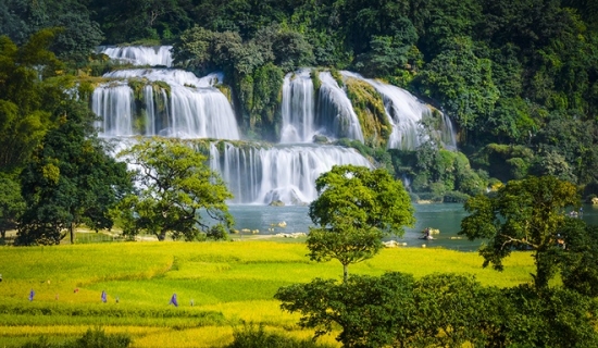 cho-thue-xe-di-thac-ban-gioc-cao-bang